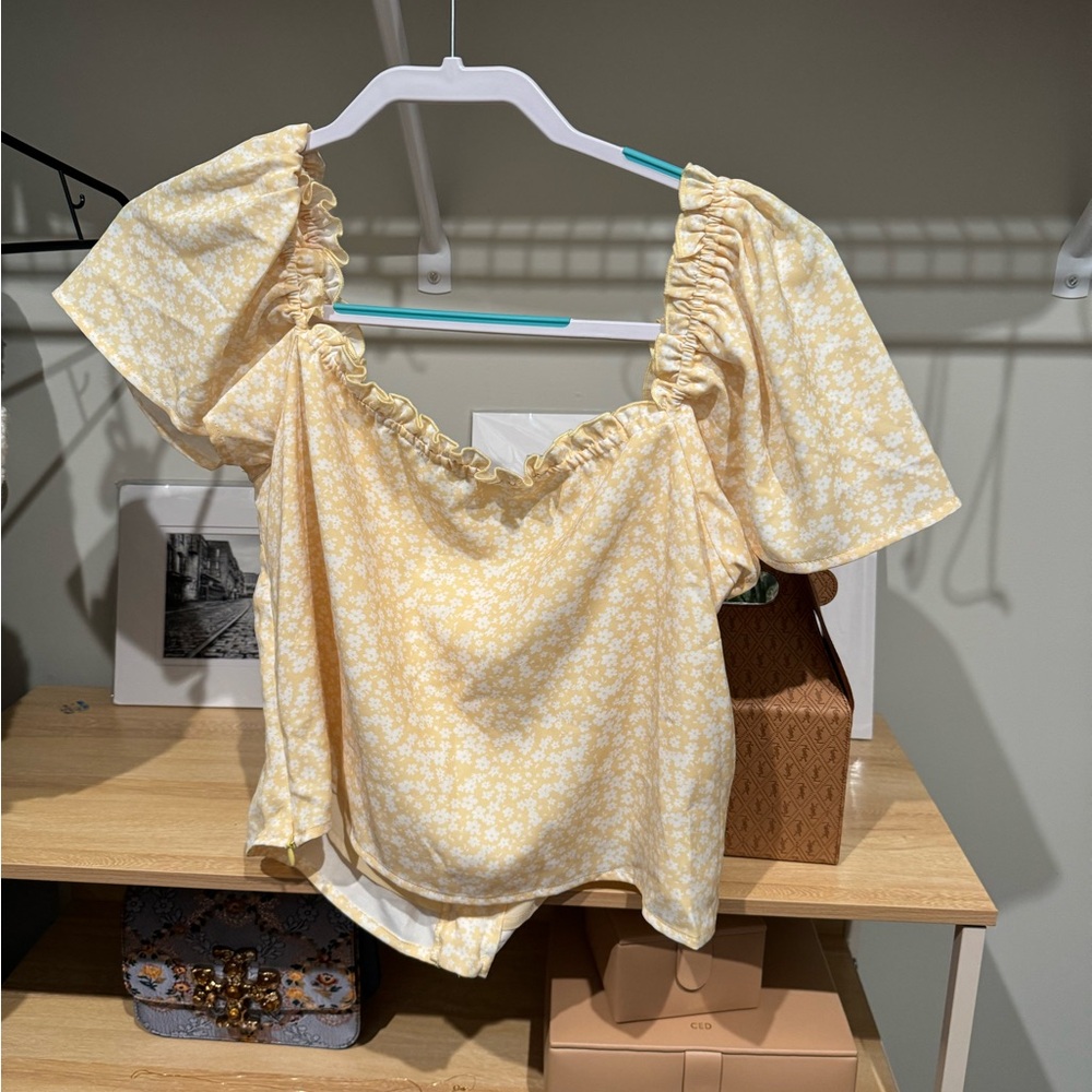Backyard Roses - Estelle Off-Shoulder Blouse - Picture 5 of 6
